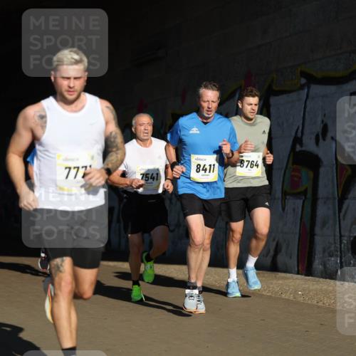 06.10.2024 - 19. swb-Marathon Bremen Michael Strokosch http://msf.ph/oto/7344858 06.10.2024 10:14:48 Laufen 749, 777, 7541, 8411, 8764 meine-sportfotos.de
