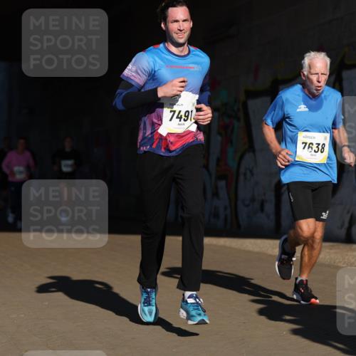 06.10.2024 - 19. swb-Marathon Bremen Michael Strokosch http://msf.ph/oto/7344864 06.10.2024 10:14:50 Laufen 24, 7491, 7638 meine-sportfotos.de