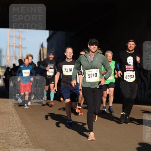 06.10.2024 - 19. swb-Marathon Bremen Michael Strokosch http://msf.ph/oto/7344878 06.10.2024 10:14:57 Laufen 7218, 7095, 7094, 9710, 8833, 8 meine-sportfotos.de