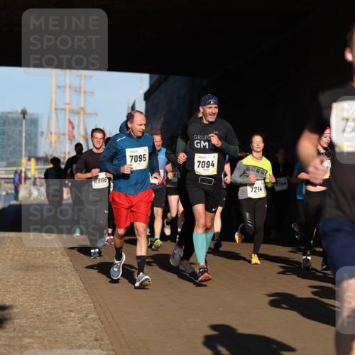 06.10.2024 - 19. swb-Marathon Bremen Michael Strokosch http://msf.ph/oto/7344884 06.10.2024 10:14:59 Laufen 8966, 7095, 7094, 8244, 7214, 721 meine-sportfotos.de