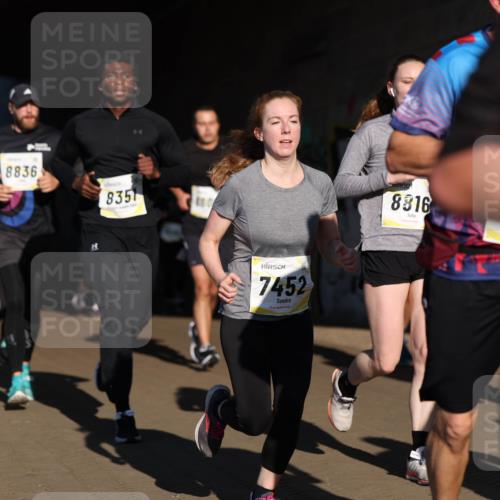 06.10.2024 - 19. swb-Marathon Bremen Michael Strokosch http://msf.ph/oto/7344905 06.10.2024 10:15:04 Laufen 8836, 8351, 7452, 8816 meine-sportfotos.de