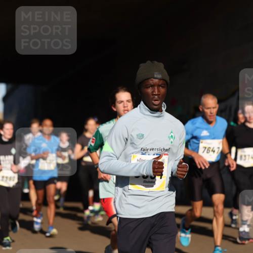 06.10.2024 - 19. swb-Marathon Bremen Michael Strokosch http://msf.ph/oto/7344912 06.10.2024 10:15:08 Laufen 7647, 8374 meine-sportfotos.de