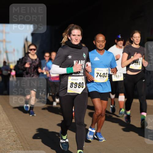 06.10.2024 - 19. swb-Marathon Bremen Michael Strokosch http://msf.ph/oto/7344916 06.10.2024 10:15:09 Laufen 8980, 7402, 897, 7568 meine-sportfotos.de