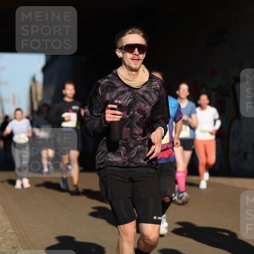 06.10.2024 - 19. swb-Marathon Bremen Michael Strokosch http://msf.ph/oto/7344931 06.10.2024 10:15:12 Laufen 850 meine-sportfotos.de