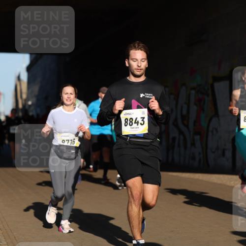 06.10.2024 - 19. swb-Marathon Bremen Michael Strokosch http://msf.ph/oto/7344942 06.10.2024 10:15:15 Laufen 9716, 8843, 89 meine-sportfotos.de