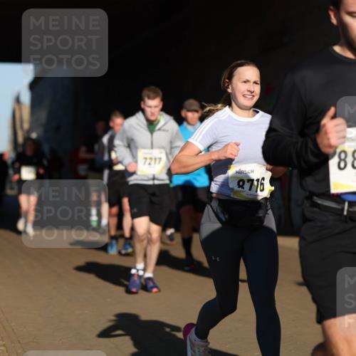06.10.2024 - 19. swb-Marathon Bremen Michael Strokosch http://msf.ph/oto/7344947 06.10.2024 10:15:16 Laufen 7217, 716, 8843 meine-sportfotos.de