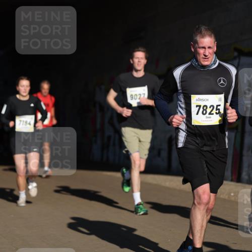 06.10.2024 - 19. swb-Marathon Bremen Michael Strokosch http://msf.ph/oto/7344960 06.10.2024 10:15:19 Laufen 7184, 9027, 7825, 31 meine-sportfotos.de