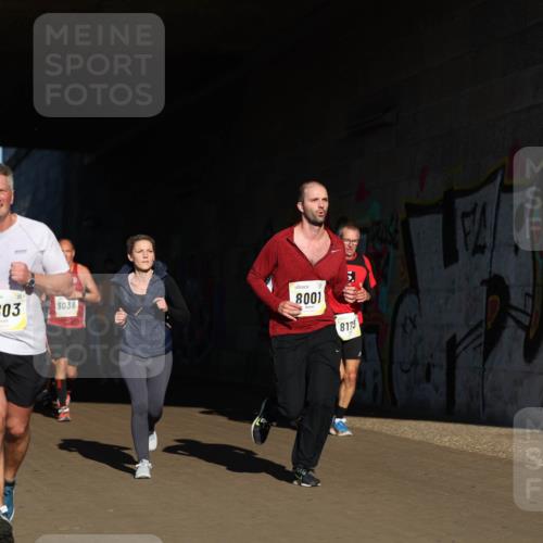 06.10.2024 - 19. swb-Marathon Bremen Michael Strokosch http://msf.ph/oto/7344977 06.10.2024 10:15:24 Laufen 801, 8803, 9038, 8001, 8175 meine-sportfotos.de