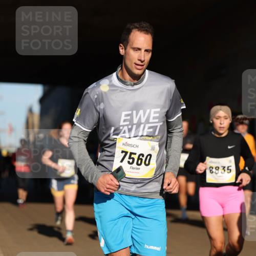 06.10.2024 - 19. swb-Marathon Bremen Michael Strokosch http://msf.ph/oto/7344998 06.10.2024 10:15:29 Laufen 7560, 8835 meine-sportfotos.de