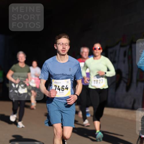 06.10.2024 - 19. swb-Marathon Bremen Michael Strokosch http://msf.ph/oto/7345024 06.10.2024 10:15:37 Laufen 7464, 7827, 76 meine-sportfotos.de