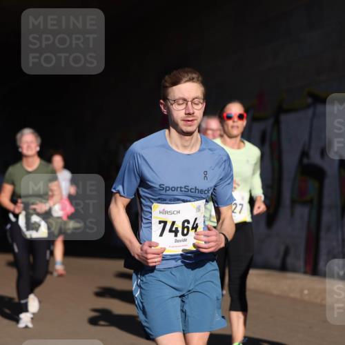 06.10.2024 - 19. swb-Marathon Bremen Michael Strokosch http://msf.ph/oto/7345026 06.10.2024 10:15:37 Laufen 7464, 27, 7 meine-sportfotos.de