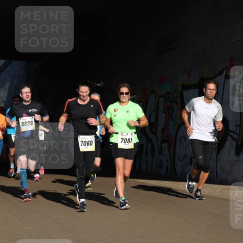 06.10.2024 - 19. swb-Marathon Bremen Michael Strokosch http://msf.ph/oto/7345039 06.10.2024 10:15:43 Laufen 194, 8877, 7526, 8828, 86, 7060, 7061 meine-sportfotos.de