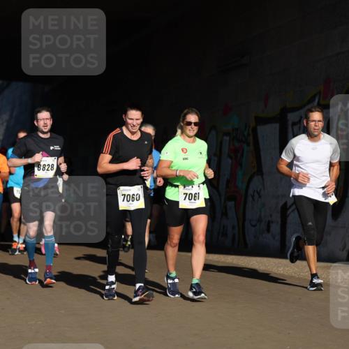06.10.2024 - 19. swb-Marathon Bremen Michael Strokosch http://msf.ph/oto/7345041 06.10.2024 10:15:43 Laufen 8877, 7526, 8828, 3, 7060, 7061 meine-sportfotos.de
