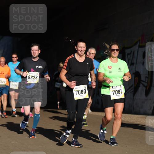 06.10.2024 - 19. swb-Marathon Bremen Michael Strokosch http://msf.ph/oto/7345044 06.10.2024 10:15:44 Laufen 7526, 7099, 719, 8828, 7060, 3, 7061 meine-sportfotos.de