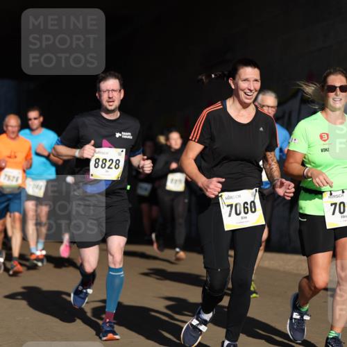 06.10.2024 - 19. swb-Marathon Bremen Michael Strokosch http://msf.ph/oto/7345050 06.10.2024 10:15:45 Laufen 7526, 7794, 8828, 7060, 7061 meine-sportfotos.de