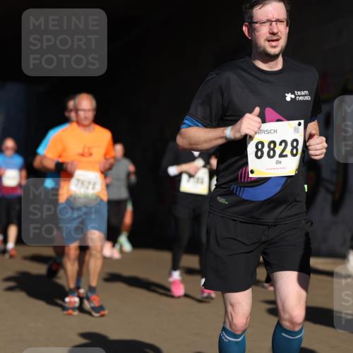 06.10.2024 - 19. swb-Marathon Bremen Michael Strokosch http://msf.ph/oto/7345056 06.10.2024 10:15:46 Laufen 7526, 7711, 8828, 7440 meine-sportfotos.de