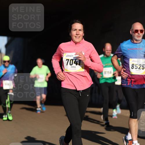 06.10.2024 - 19. swb-Marathon Bremen Michael Strokosch http://msf.ph/oto/7345076 06.10.2024 10:15:50 Laufen 2024, 7041, 8156, 8525 meine-sportfotos.de