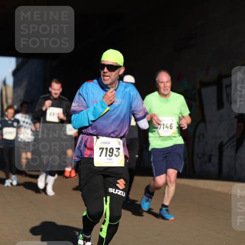06.10.2024 - 19. swb-Marathon Bremen Michael Strokosch http://msf.ph/oto/7345082 06.10.2024 10:15:53 Laufen 2024, 7193, 146 meine-sportfotos.de