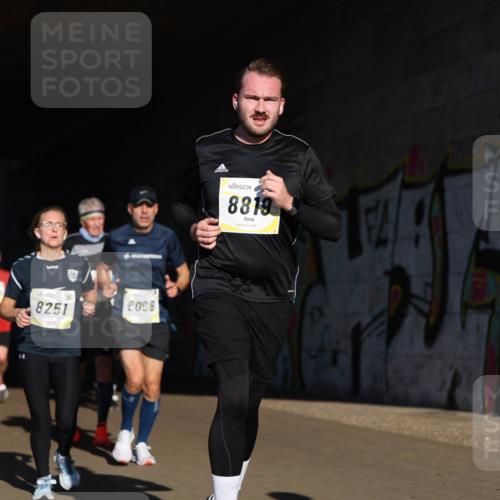 06.10.2024 - 19. swb-Marathon Bremen Michael Strokosch http://msf.ph/oto/7345094 06.10.2024 10:15:55 Laufen 9014, 8251, 8098, 8819 meine-sportfotos.de