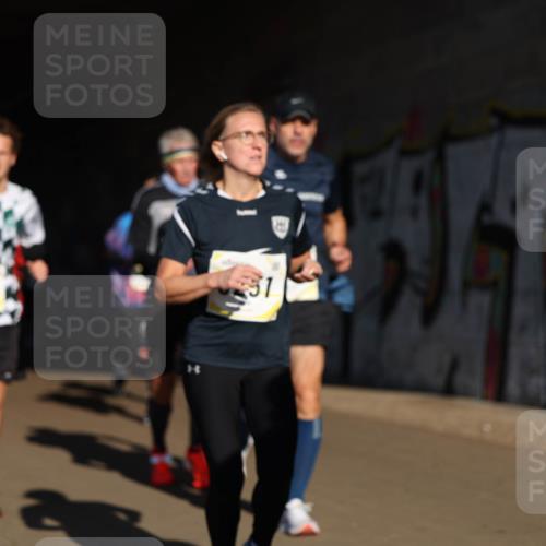 06.10.2024 - 19. swb-Marathon Bremen Michael Strokosch http://msf.ph/oto/7345100 06.10.2024 10:15:56 Laufen 31, 9014 meine-sportfotos.de