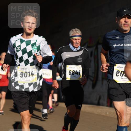 06.10.2024 - 19. swb-Marathon Bremen Michael Strokosch http://msf.ph/oto/7345103 06.10.2024 10:15:57 Laufen 9014, 8420, 8841, 80, 82 meine-sportfotos.de