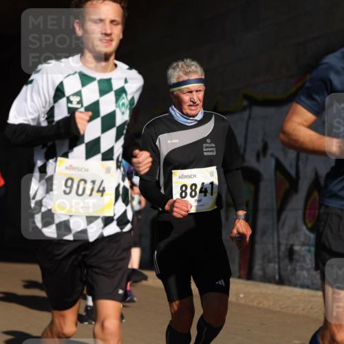 06.10.2024 - 19. swb-Marathon Bremen Michael Strokosch http://msf.ph/oto/7345105 06.10.2024 10:15:58 Laufen 8694, 9014, 8841, 8098 meine-sportfotos.de