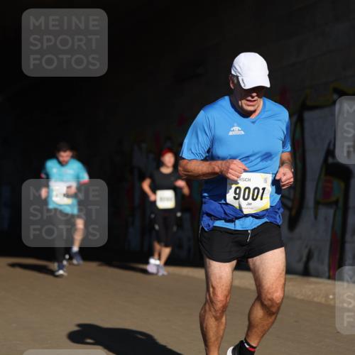 06.10.2024 - 19. swb-Marathon Bremen Michael Strokosch http://msf.ph/oto/7345114 06.10.2024 10:16:01 Laufen 9001 meine-sportfotos.de
