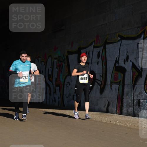 06.10.2024 - 19. swb-Marathon Bremen Michael Strokosch http://msf.ph/oto/7345117 06.10.2024 10:16:02 Laufen 7714, 8336, 8783, 9066 meine-sportfotos.de