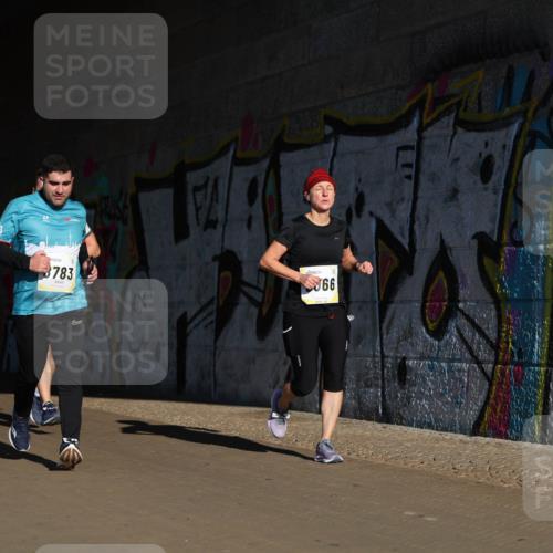 06.10.2024 - 19. swb-Marathon Bremen Michael Strokosch http://msf.ph/oto/7345123 06.10.2024 10:16:03 Laufen 3783, 66 meine-sportfotos.de