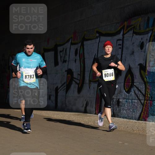 06.10.2024 - 19. swb-Marathon Bremen Michael Strokosch http://msf.ph/oto/7345126 06.10.2024 10:16:03 Laufen 36, 8783, 9066 meine-sportfotos.de