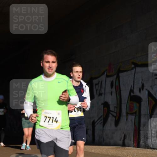 06.10.2024 - 19. swb-Marathon Bremen Michael Strokosch http://msf.ph/oto/7345136 06.10.2024 10:16:05 Laufen 8424, 7714, 086, 74 meine-sportfotos.de