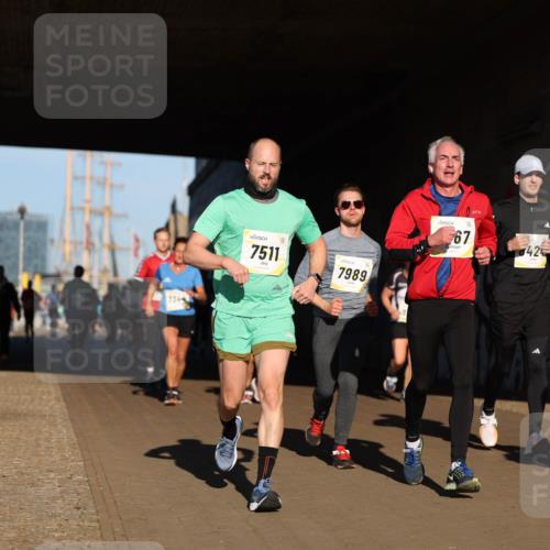06.10.2024 - 19. swb-Marathon Bremen Michael Strokosch http://msf.ph/oto/7345138 06.10.2024 10:16:09 Laufen 7511, 7989, 67, 424 meine-sportfotos.de
