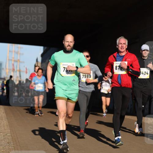 06.10.2024 - 19. swb-Marathon Bremen Michael Strokosch http://msf.ph/oto/7345140 06.10.2024 10:16:09 Laufen 75, 7989, 876, 8424, 3796 meine-sportfotos.de