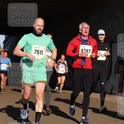 06.10.2024 - 19. swb-Marathon Bremen Michael Strokosch http://msf.ph/oto/7345142 06.10.2024 10:16:09 Laufen 7511, 798, 8767, 42 meine-sportfotos.de