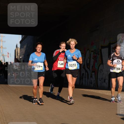 06.10.2024 - 19. swb-Marathon Bremen Michael Strokosch http://msf.ph/oto/7345150 06.10.2024 10:16:11 Laufen 80, 7117, 1384, 09, 7372, 7768 meine-sportfotos.de