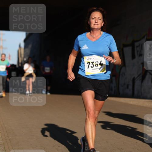 06.10.2024 - 19. swb-Marathon Bremen Michael Strokosch http://msf.ph/oto/7345162 06.10.2024 10:16:13 Laufen 7364, 737 meine-sportfotos.de
