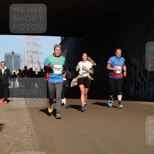06.10.2024 - 19. swb-Marathon Bremen Michael Strokosch http://msf.ph/oto/7345166 06.10.2024 10:16:16 Laufen 7117, 8960, 23 meine-sportfotos.de