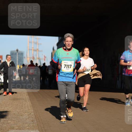 06.10.2024 - 19. swb-Marathon Bremen Michael Strokosch http://msf.ph/oto/7345172 06.10.2024 10:16:17 Laufen 16, 7117, 960, 023 meine-sportfotos.de