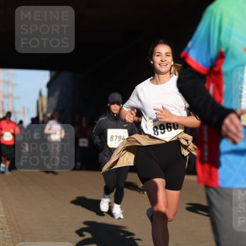 06.10.2024 - 19. swb-Marathon Bremen Michael Strokosch http://msf.ph/oto/7345181 06.10.2024 10:16:19 Laufen 8794, 8960, 7117 meine-sportfotos.de