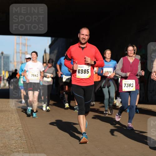 06.10.2024 - 19. swb-Marathon Bremen Michael Strokosch http://msf.ph/oto/7345201 06.10.2024 10:16:24 Laufen 7542, 8985, 9908, 7362, 85, 7870 meine-sportfotos.de