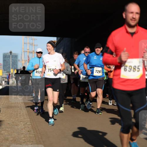 06.10.2024 - 19. swb-Marathon Bremen Michael Strokosch http://msf.ph/oto/7345202 06.10.2024 10:16:25 Laufen 8520, 754, 6985, 7261, 036, 7362, 21, 8586 meine-sportfotos.de