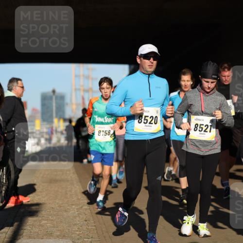06.10.2024 - 19. swb-Marathon Bremen Michael Strokosch http://msf.ph/oto/7345214 06.10.2024 10:16:27 Laufen 8158, 8520, 8521, 85 meine-sportfotos.de