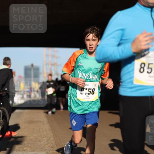 06.10.2024 - 19. swb-Marathon Bremen Michael Strokosch http://msf.ph/oto/7345219 06.10.2024 10:16:28 Laufen 8758, 8520 meine-sportfotos.de