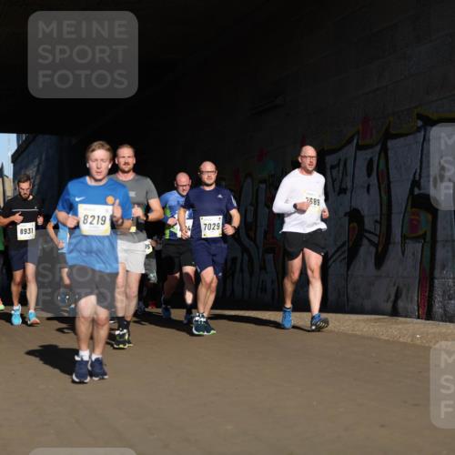 06.10.2024 - 19. swb-Marathon Bremen Michael Strokosch http://msf.ph/oto/7345336 06.10.2024 10:16:50 Laufen 8219, 8931, 7850, 8330, 4, 7029, 15, 7689 meine-sportfotos.de