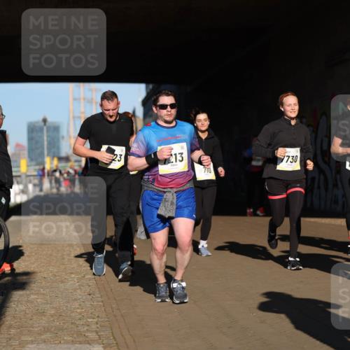 06.10.2024 - 19. swb-Marathon Bremen Michael Strokosch http://msf.ph/oto/7345378 06.10.2024 10:17:00 Laufen 23, 9024, 2029, 213, 710, 7730, 8040, 8 meine-sportfotos.de