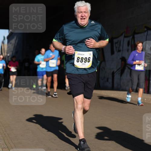 06.10.2024 - 19. swb-Marathon Bremen Michael Strokosch http://msf.ph/oto/7345833 06.10.2024 10:18:36 Laufen 7243, 8896 meine-sportfotos.de