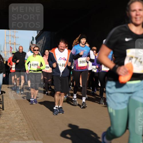 06.10.2024 - 19. swb-Marathon Bremen Michael Strokosch http://msf.ph/oto/7345967 06.10.2024 10:19:02 Laufen 7395, 486, 744, 898, 9091, 246, 8745, 19 meine-sportfotos.de