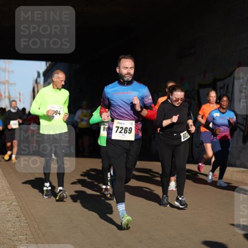06.10.2024 - 19. swb-Marathon Bremen Michael Strokosch http://msf.ph/oto/7346016 06.10.2024 10:19:19 Laufen 94, 80, 7269, 902, 8760 meine-sportfotos.de