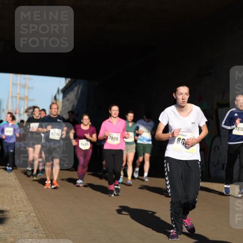 06.10.2024 - 19. swb-Marathon Bremen Michael Strokosch http://msf.ph/oto/7346440 06.10.2024 10:20:47 Laufen 8294, 7495, 7609, 88, 7610 meine-sportfotos.de
