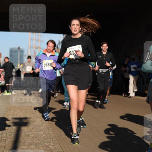 06.10.2024 - 19. swb-Marathon Bremen Michael Strokosch http://msf.ph/oto/7346464 06.10.2024 10:20:52 Laufen 0666, 813 meine-sportfotos.de